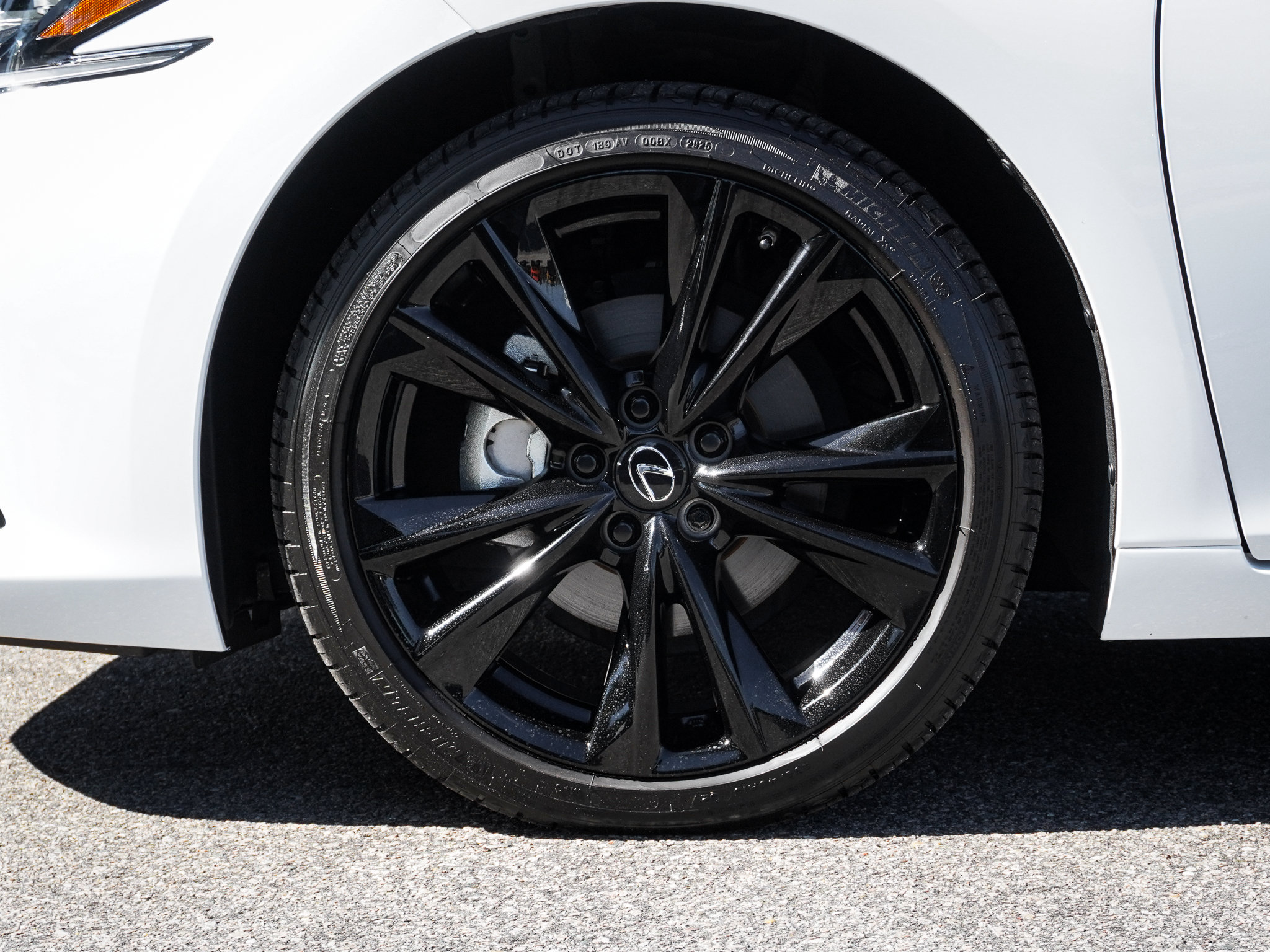 Used 2025 Lexus ES 350 F Sport w/ Accessory Package (Z1) FWD image 13