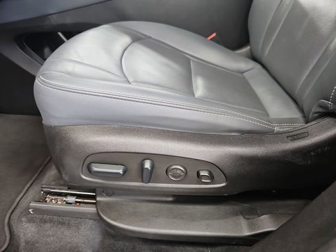 Used 2024 Buick Enclave Premium AWD/4WD image 29