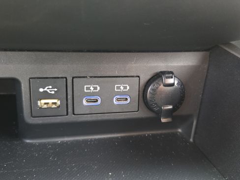 Used 2022 Toyota Highlander L FWD image 20