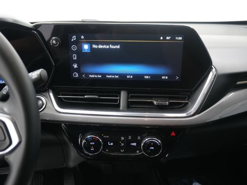 Used 2025 Chevrolet Trax ACTIV FWD image 18