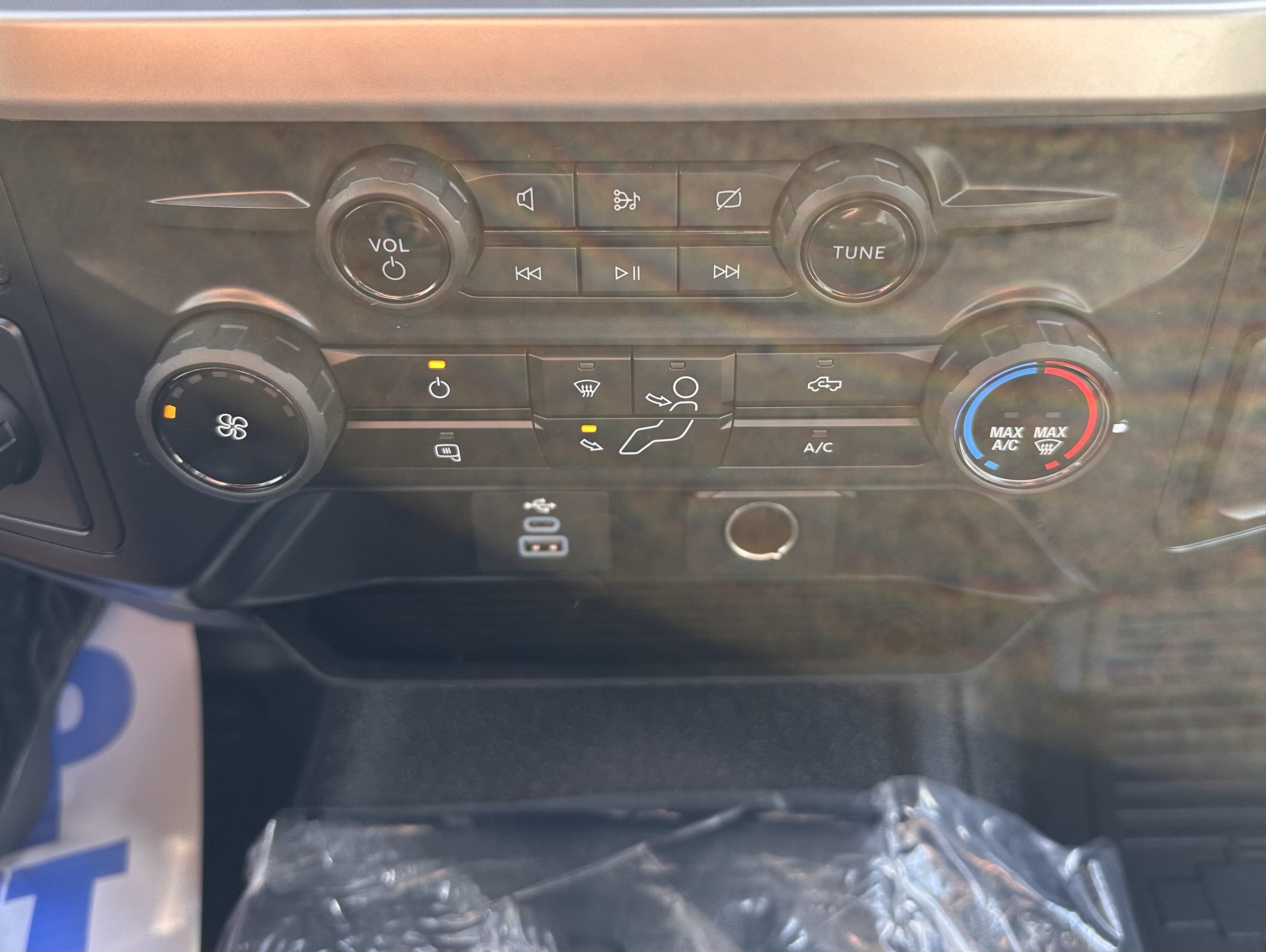 Used 2024 Ford F550 2WD Regular Cab Super Duty image 23