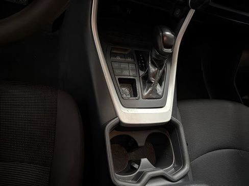 Used 2019 Toyota RAV4 LE w/ All Weather Liner Package image 17