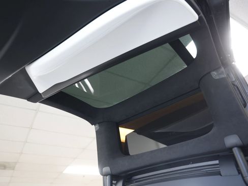 Used 2018 Tesla Model X P100D image 45