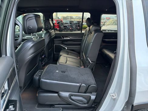 Used 2022 Jeep Wagoneer Series II w/ Premium Group I RWD image 25