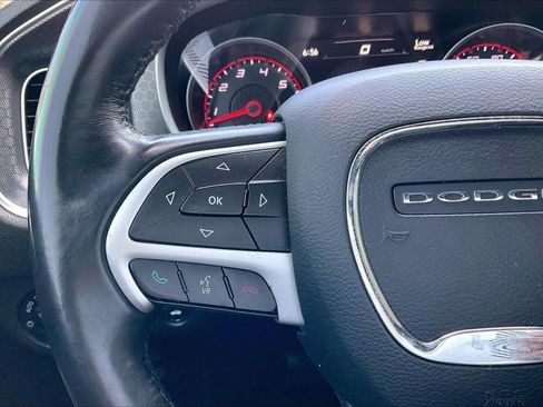Used 2017 Dodge Charger SXT image 18