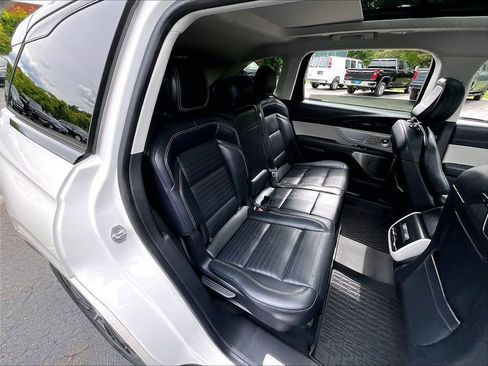 Used 2025 Lincoln Nautilus Reserve AWD/4WD image 15