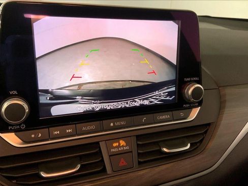 Used 2025 Nissan Altima 2.5 SV FWD image 23