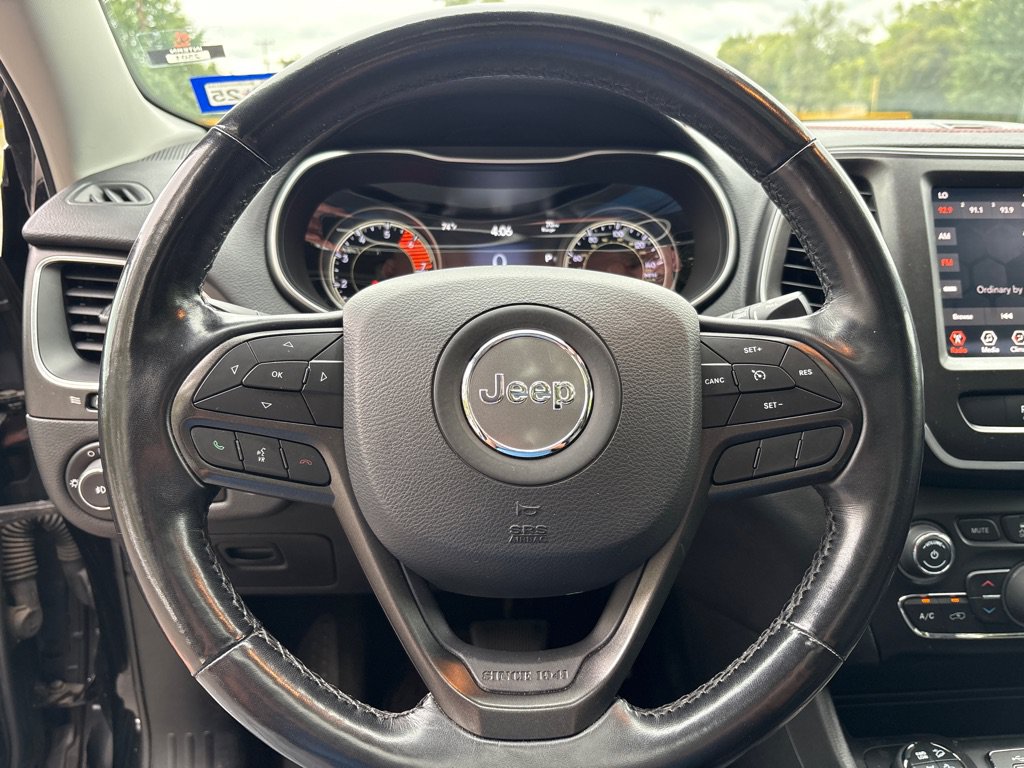 Used 2020 Jeep Cherokee Trailhawk AWD/4WD image 19
