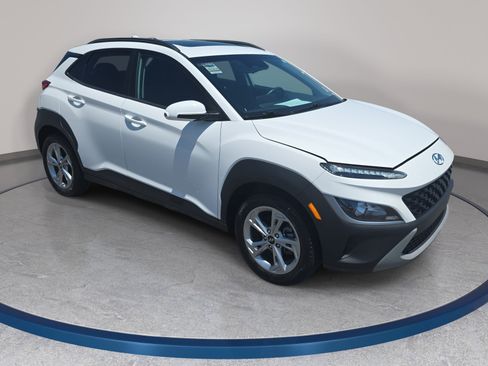 Used 2023 Hyundai Kona SEL w/ Convenience Package FWD image 3