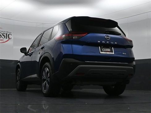 Used 2023 Nissan Rogue SV image 32
