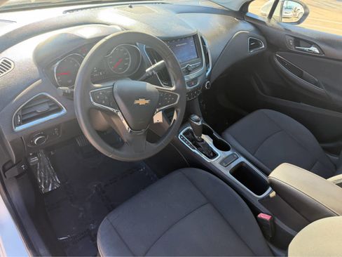 Used 2019 Chevrolet Cruze LT w/ LT Fleet Convenience Package image 5