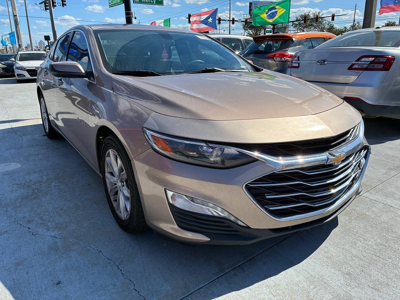 Used 2019 Chevrolet Malibu LT FWD image 2