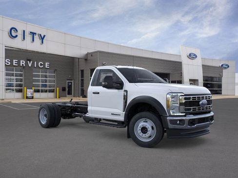 New 2025 Ford F550 XL image 1