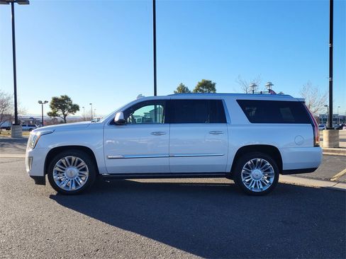 Used 2020 Cadillac Escalade ESV Platinum image 8