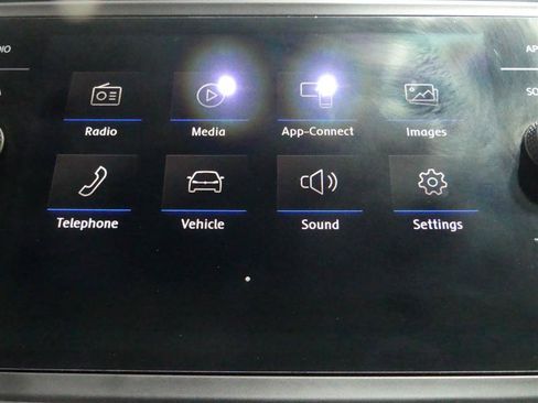 Used 2020 Volkswagen Atlas Cross Sport SE AWD/4WD image 41