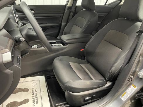 Used 2024 Nissan Altima 2.5 SV image 15
