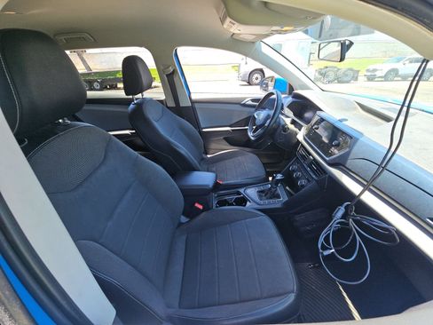 Used 2022 Volkswagen Taos SE FWD image 15