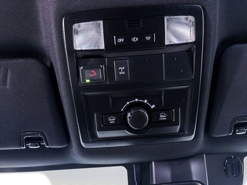 Used 2021 Toyota Tacoma TRD Off-Road AWD/4WD image 4