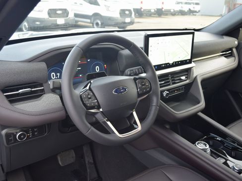 New 2026 Ford Explorer Platinum image 17