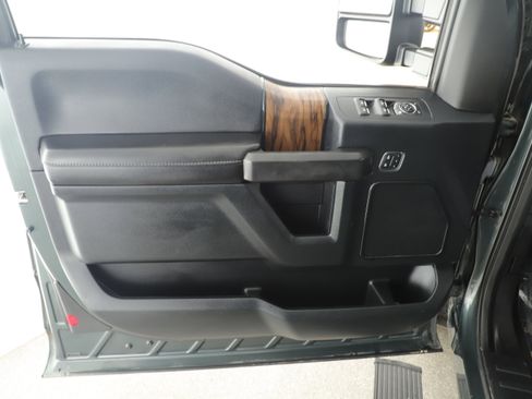 Used 2018 Ford F150 Lariat w/ Equipment Group 501A Mid image 9