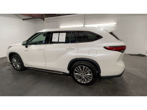 Used 2020 Toyota Highlander Platinum image 6