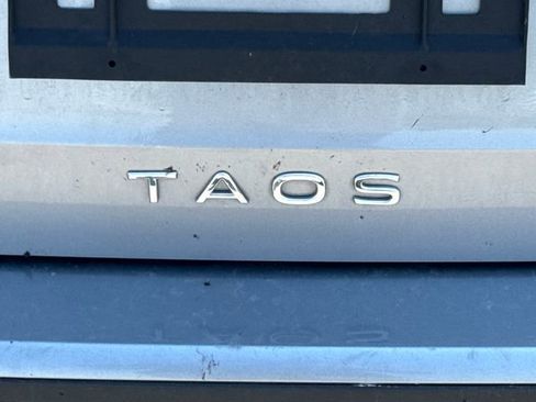 Used 2024 Volkswagen Taos SE FWD image 17