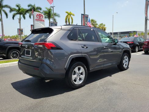 Used 2021 Toyota RAV4 XLE FWD image 12