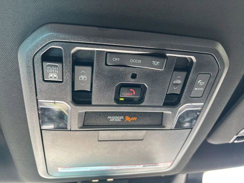 Used 2023 Toyota Tundra Platinum image 33