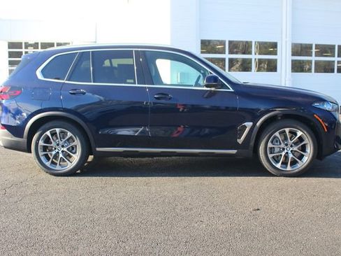 New 2026 BMW X5 xDrive50e image 10