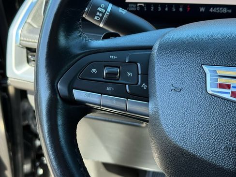 Used 2025 Cadillac XT4 Premium Luxury FWD image 17