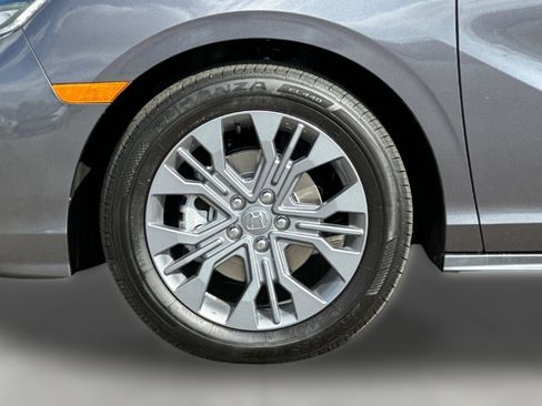 New 2026 Honda Odyssey Touring image 11