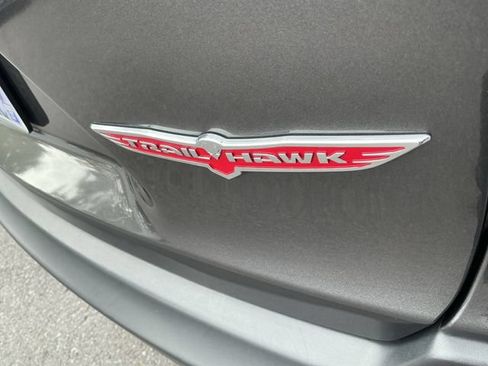 Used 2021 Jeep Cherokee Trailhawk AWD/4WD image 29