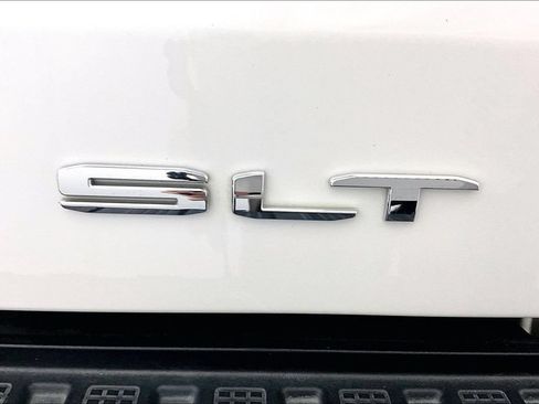 Used 2024 GMC Sierra 1500 SLT w/ SLT Premium Plus Package AWD/4WD image 14