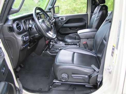 Used 2022 Jeep Wrangler Unlimited Rubicon 4xe w/ Cold Weather Group AWD/4WD image 20