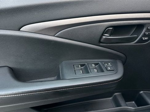 Used 2022 Honda Pilot TrailSport image 11