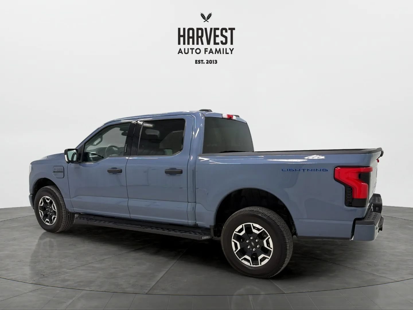 Used 2023 Ford F150 Lightning XLT AWD/4WD image 3