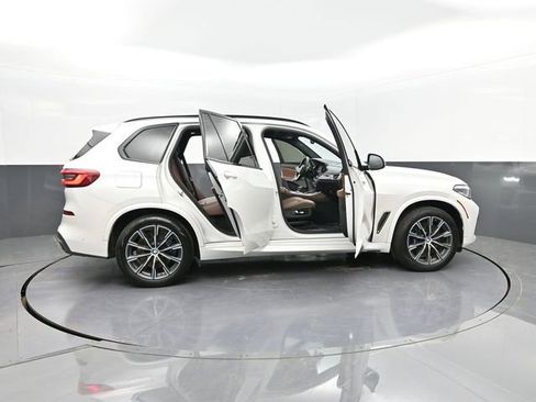 Used 2020 BMW X5 M50i w/ Premium Package AWD/4WD image 35