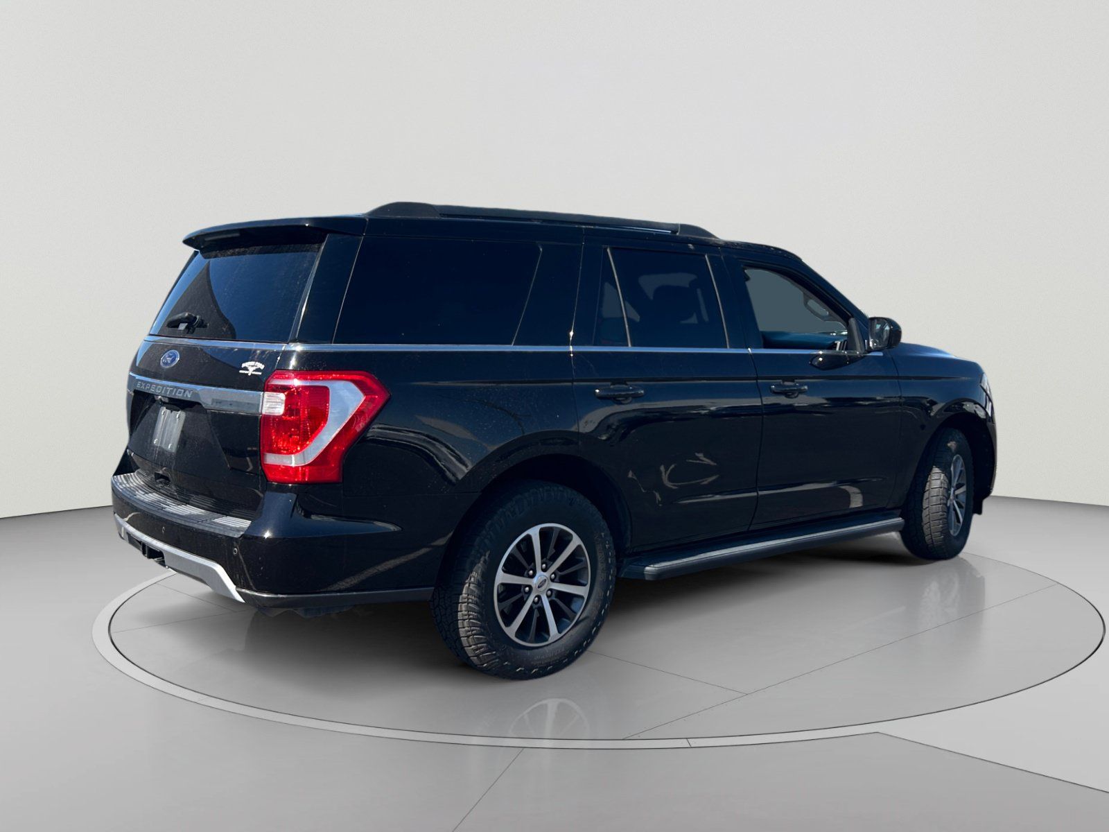 Used 2020 Ford Expedition XLT RWD image 5