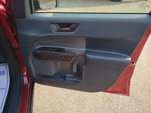 New 2025 Ford Maverick XLT image 39