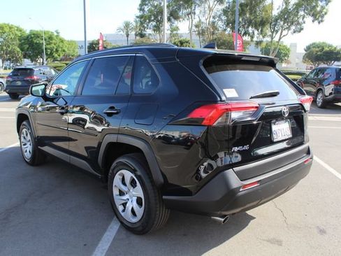 Used 2021 Toyota RAV4 LE w/ Carpet Mat Package (TMS) FWD image 11