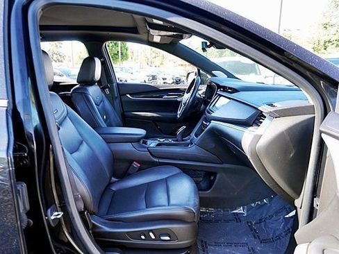 Used 2023 Cadillac XT5 Premium Luxury image 11
