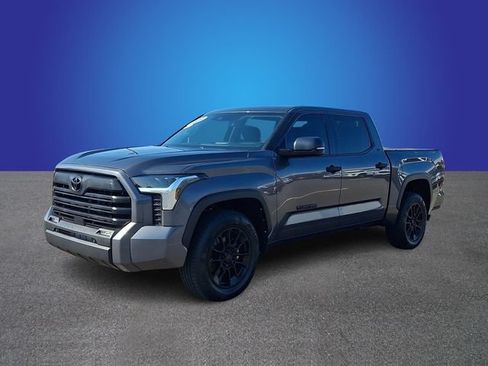 Used 2023 Toyota Tundra SR5 w/ SR5 Convenience Package AWD/4WD image 3