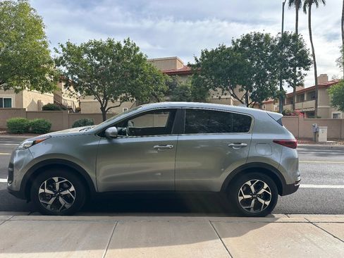 Used 2021 Kia Sportage LX image 5