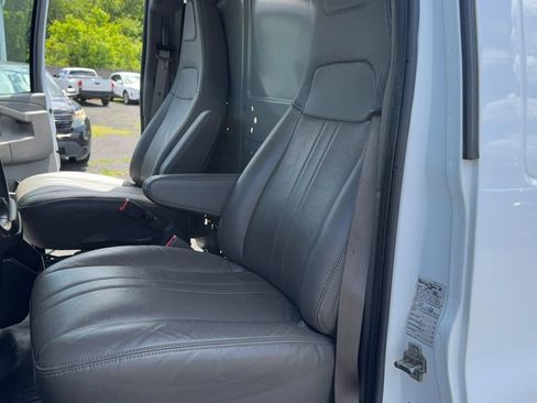 Used 2022 GMC Savana 2500 w/ Driver Convenience Package RWD image 12
