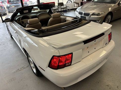 Used 2003 Ford Mustang Deluxe RWD image 19