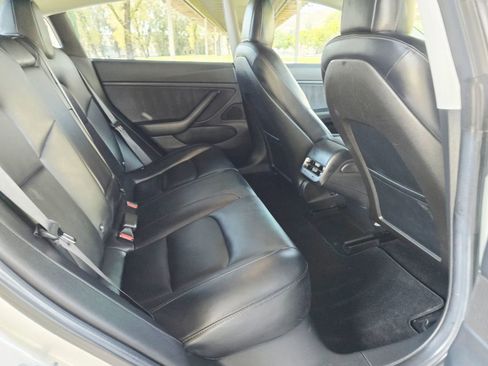Used 2017 Tesla Model 3 Long Range RWD image 29