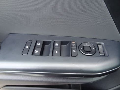 Used 2025 Kia K4 FWD image 15