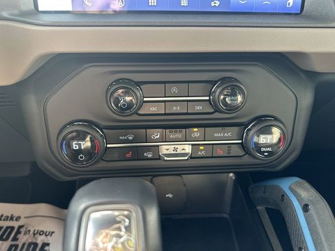 Used 2024 Ford Bronco Wildtrak AWD/4WD image 32