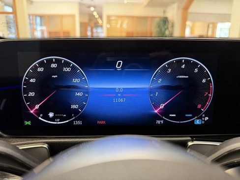 Used 2025 Mercedes-Benz GLB 250 image 13