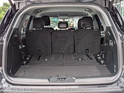 Used 2023 Ford Explorer XLT w/ Equipment Group 202A AWD/4WD image 8